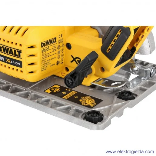 Pilarka tarczowa akumulatorowa DCS572NT-XJ 18V XR, średnica tarczy 184mm na otwór 16mm, 5500 obr/min, ze skrzynią TSTAK, bez szy Pilarka tarczowa akumulatorowa DCS572NT-XJ 18V XR, średnica tarczy 184mm na otwór 16mm, 5500 obr/min, ze skrzynią TSTAK, bez szy