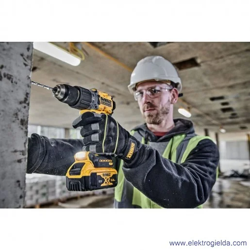 Wiertarko-wkrętarka udarowa 90 Nm, 2x5Ah 18V, DCD805P2T-QW Wiertarko-wkrętarka udarowa 90 Nm, 2x5Ah 18V, DCD805P2T-QW