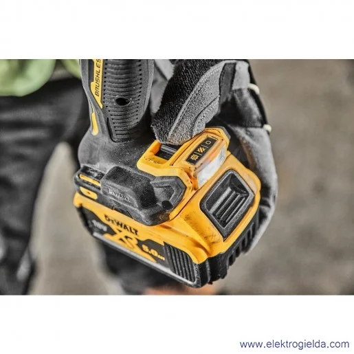 Wiertarko-wkrętarka udarowa 90 Nm, 2x5Ah 18V, DCD805P2T-QW Wiertarko-wkrętarka udarowa 90 Nm, 2x5Ah 18V, DCD805P2T-QW