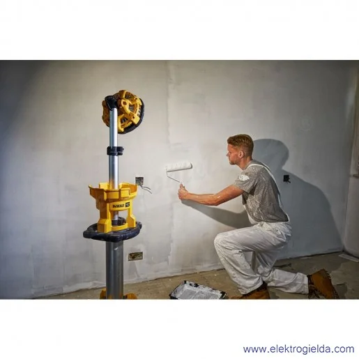 Lampa stojąca DCL079-XJ akumulatorowa 18V XR na trójnogu, 3000lm, IP55, bez akumulatora i ładowarki Lampa stojąca DCL079-XJ akumulatorowa 18V XR na trójnogu, 3000lm, IP55, bez akumulatora i ładowarki